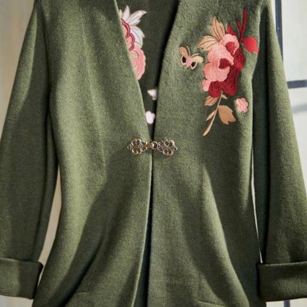 Soft Surroundings Green Sweater w/ embroidery.